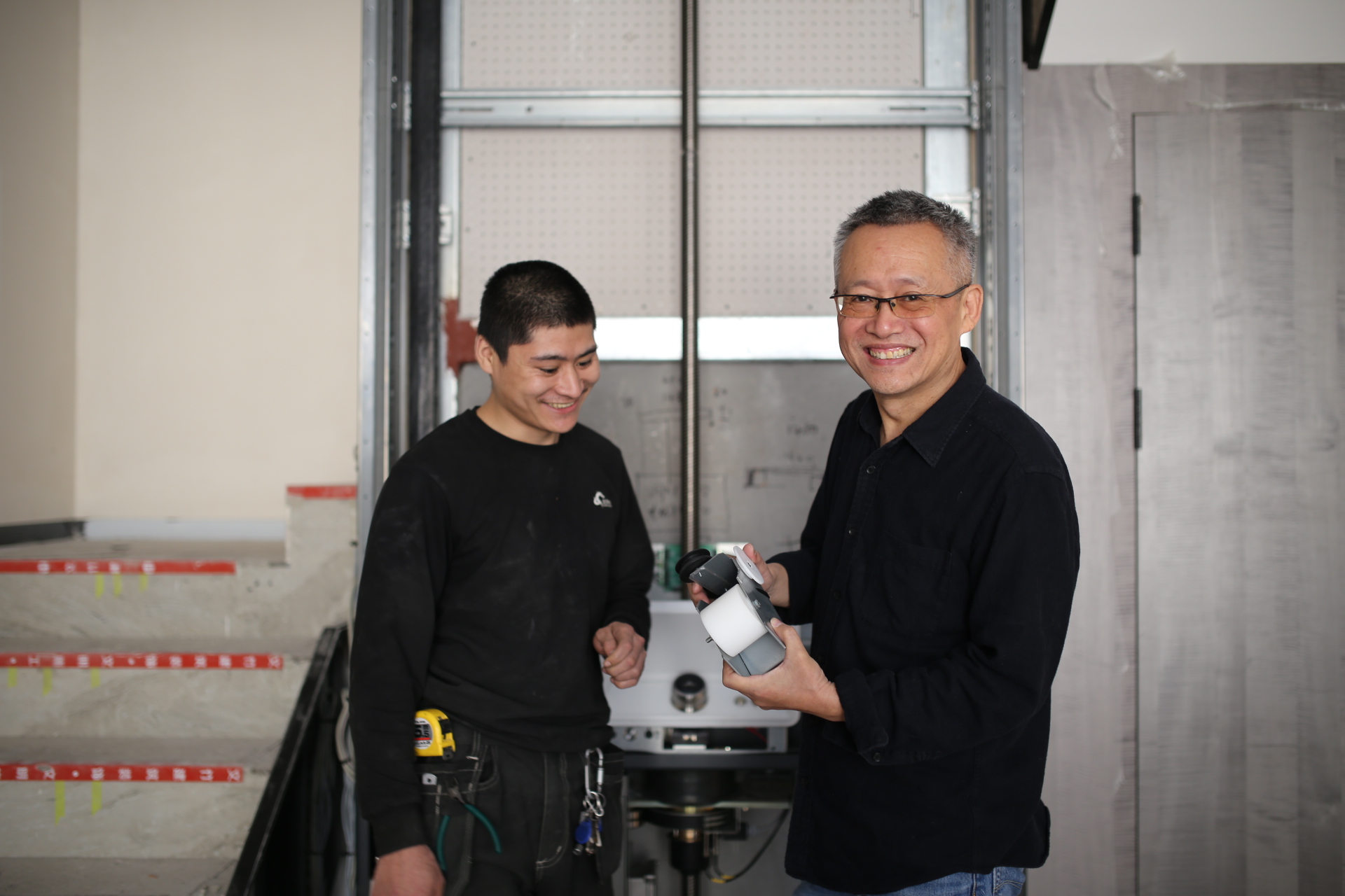 Architect  Han Weining with an Aritco Lift
