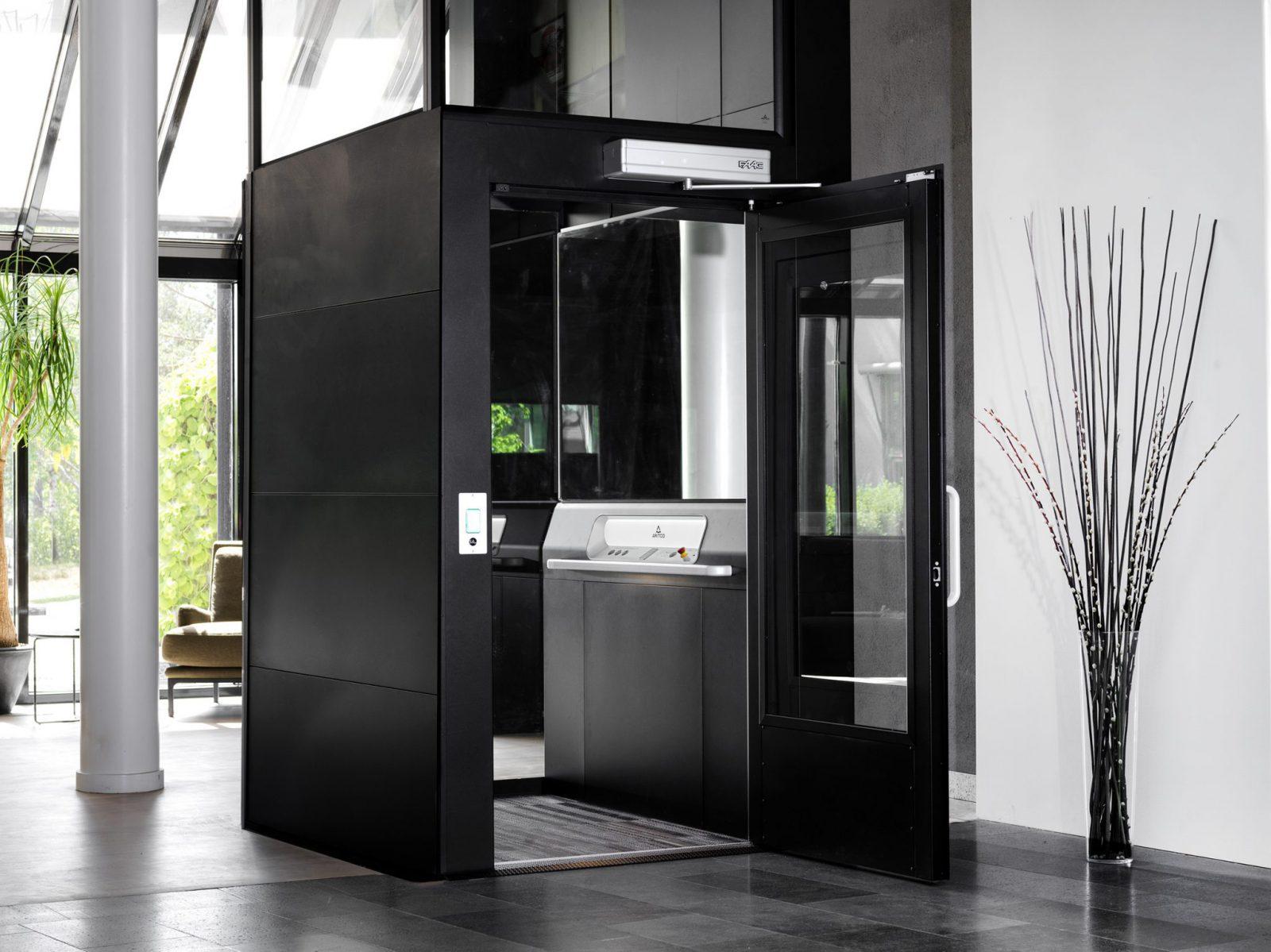 Lift/elevator for public and commercial use installed in a lobby. Model: Aritco PublicLift Access