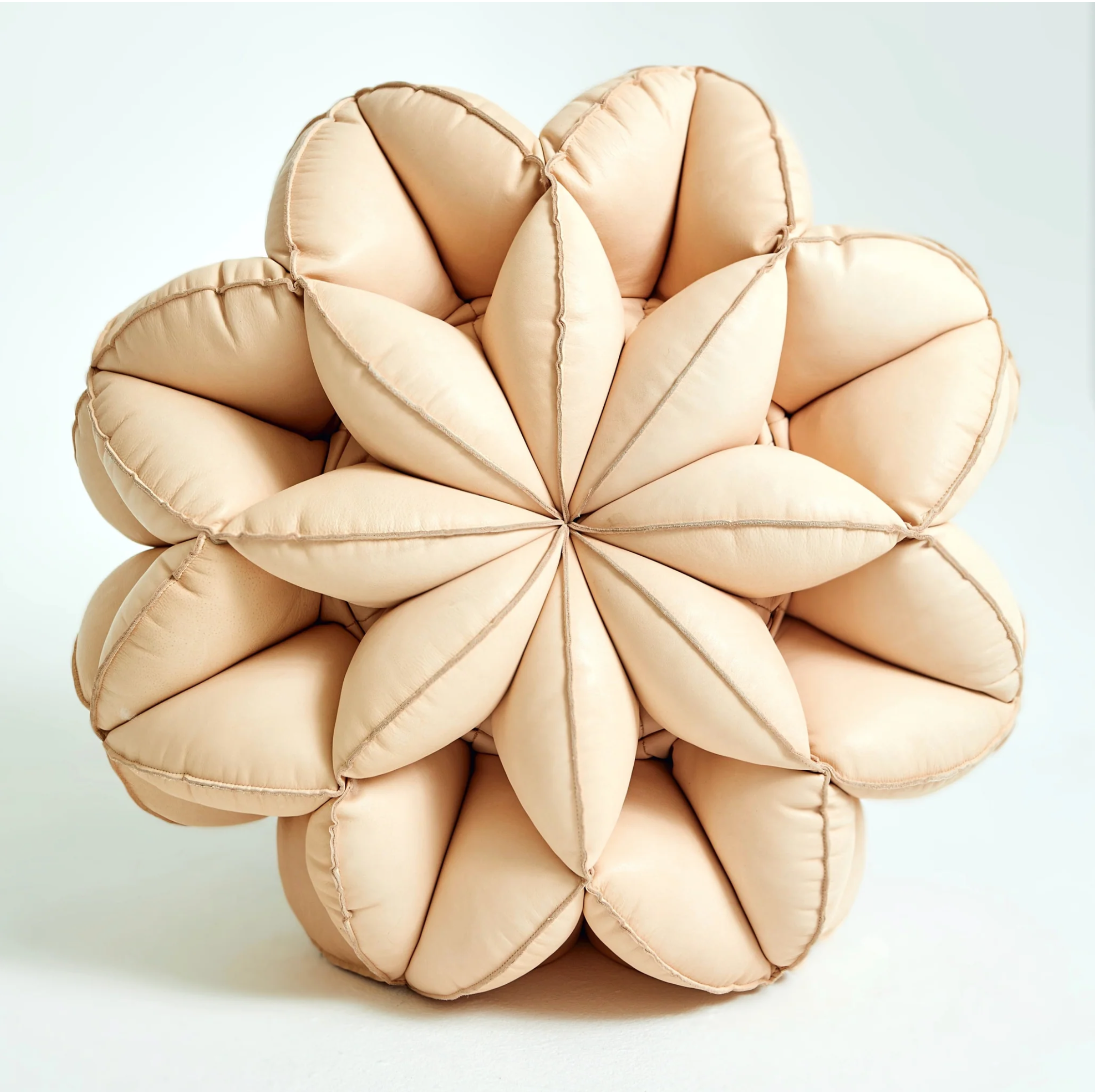 Lumi pouf, Lisa Hilland